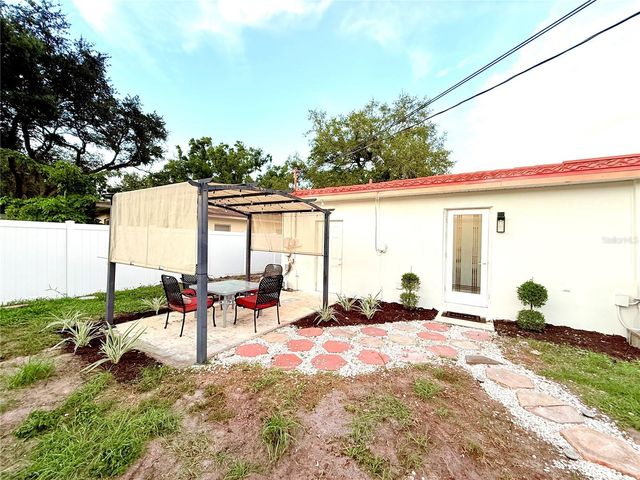 1500 77TH STREET N, St Petersburg, FL 33710