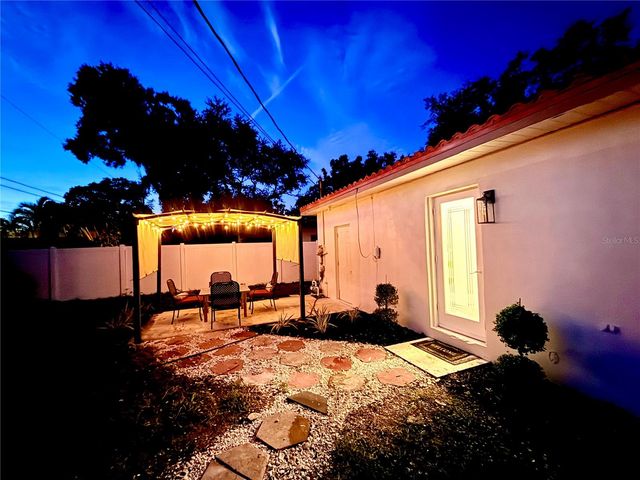 1500 77TH STREET N, St Petersburg, FL 33710