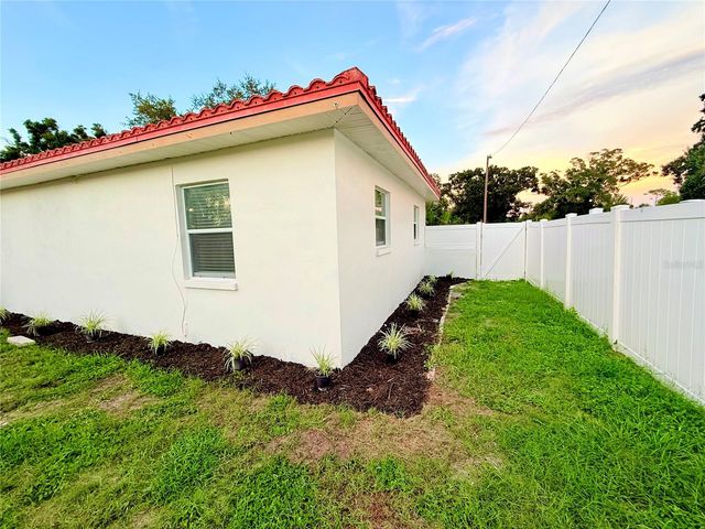 1500 77TH STREET N, St Petersburg, FL 33710