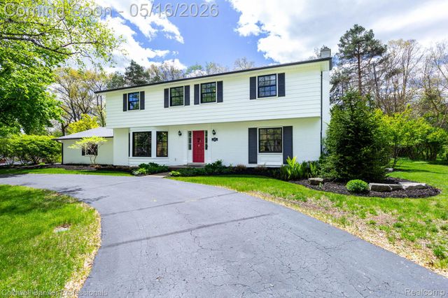 605 Apple Hill Lane, Rochester Hills, MI 48306