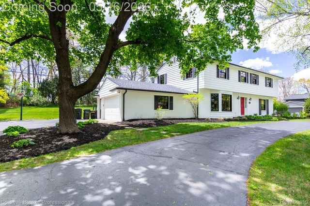 605 Apple Hill Lane, Rochester Hills, MI 48306