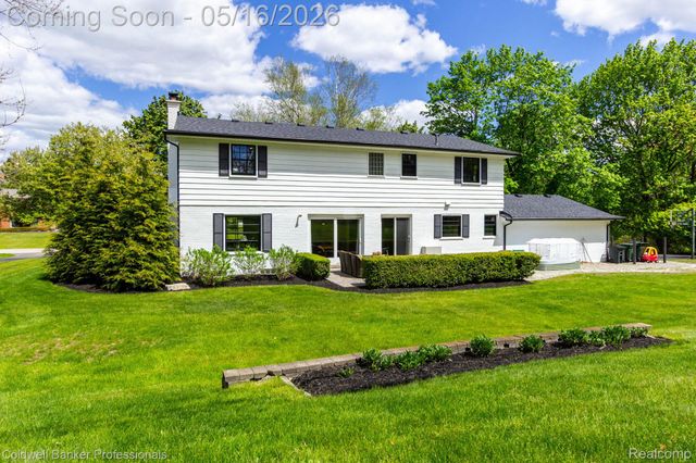 605 Apple Hill Lane, Rochester Hills, MI 48306