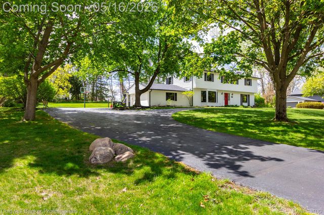 605 Apple Hill Lane, Rochester Hills, MI 48306
