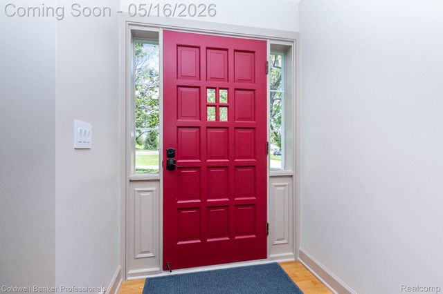 605 Apple Hill Lane, Rochester Hills, MI 48306