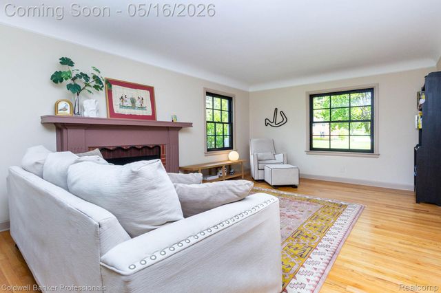 605 Apple Hill Lane, Rochester Hills, MI 48306