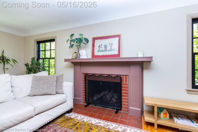 605 Apple Hill Lane, Rochester Hills, MI 48306