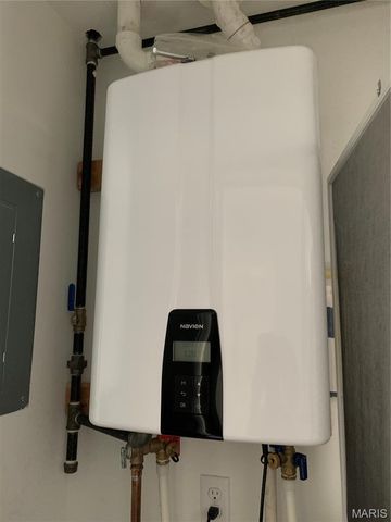 101 N Railroad Street, Patoka, IL 62875