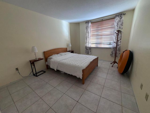 1965 S Ocean Drive 12k, Hallandale Beach, FL 33009