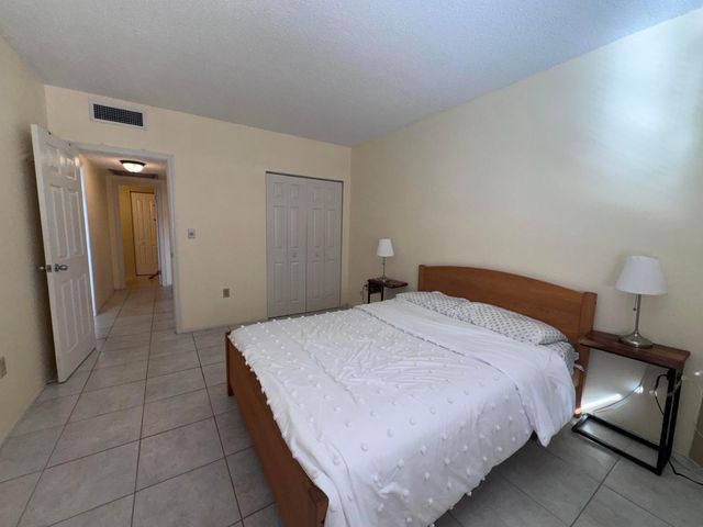 1965 S Ocean Drive 12k, Hallandale Beach, FL 33009