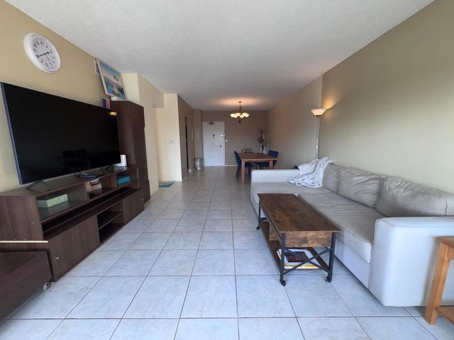 1965 S Ocean Drive 12k, Hallandale Beach, FL 33009