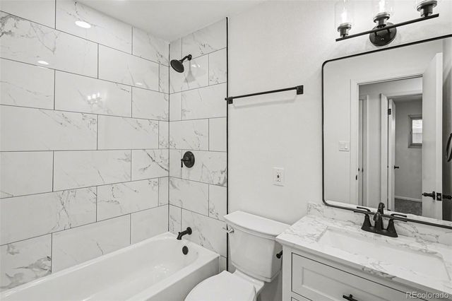 5034 Scranton Court, Denver, CO 80239