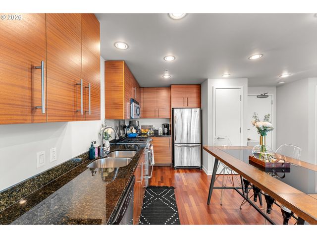 1830 Nw RIVERSCAPE St 407, Portland, OR 97209