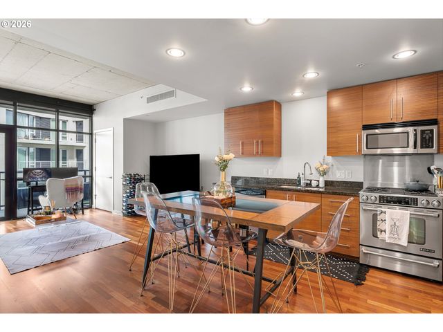 1830 Nw RIVERSCAPE St 407, Portland, OR 97209