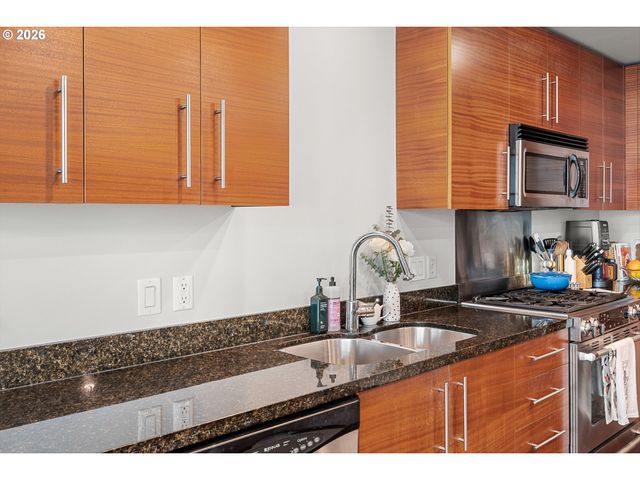 1830 Nw RIVERSCAPE St 407, Portland, OR 97209