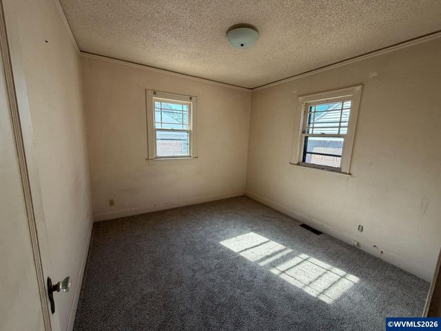 1760 Norway St NE, Salem, OR 97301
