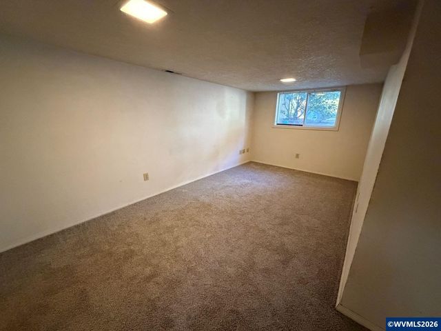 1760 Norway St NE, Salem, OR 97301