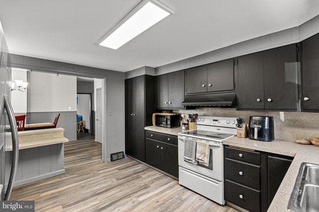 34 BOWEN AVE, Woodstown, NJ 08098