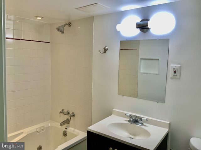 5611 MONROE ST, Hyattsville, MD 20784