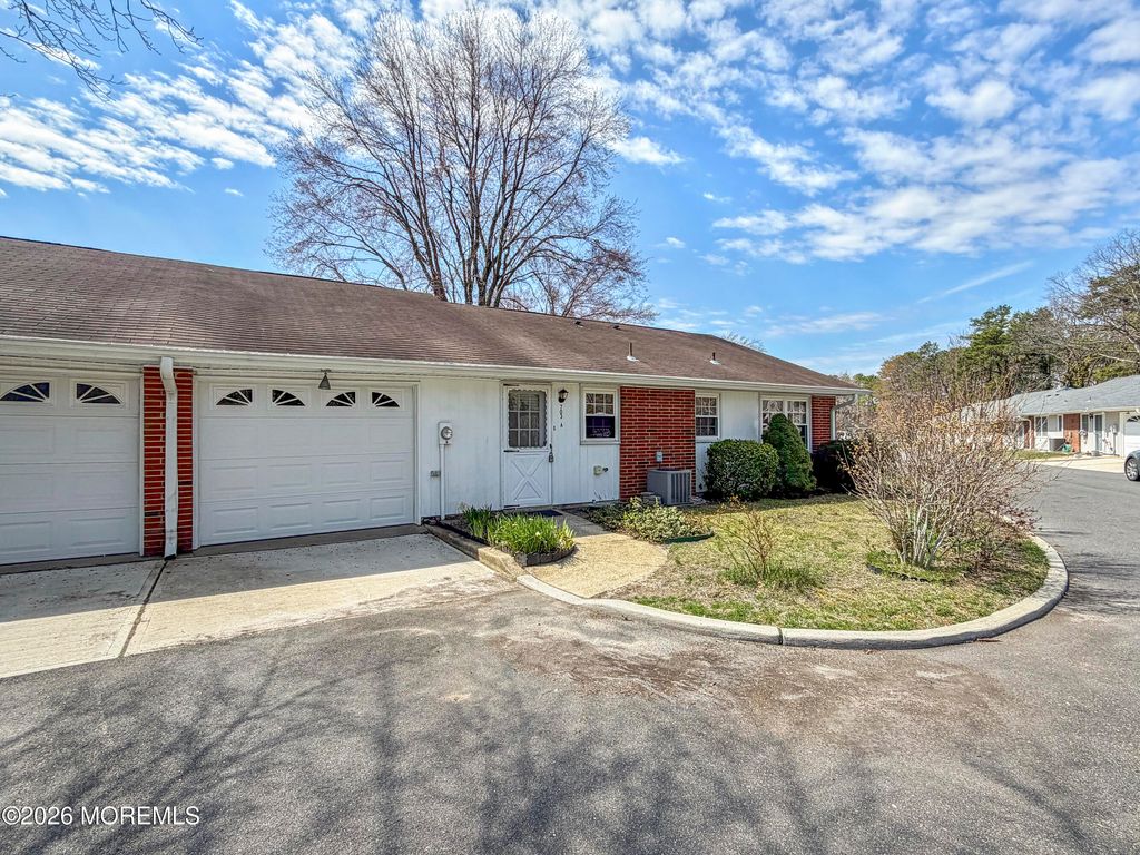 703 Plymouth Drive A, Lakewood, NJ 08701