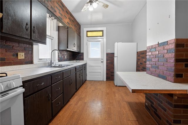 323 31st St, Mckeesport, PA 15132