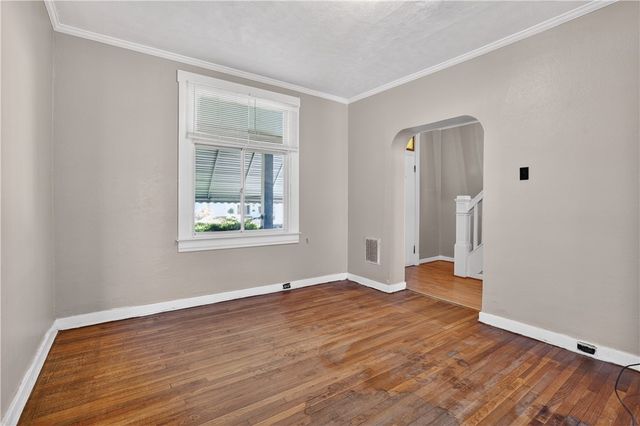 323 31st St, Mckeesport, PA 15132