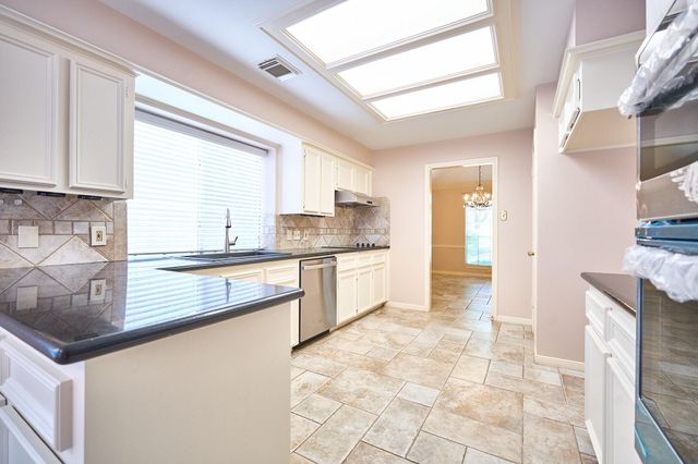 5022 Moss Run Drive, Missouri City, TX 77459