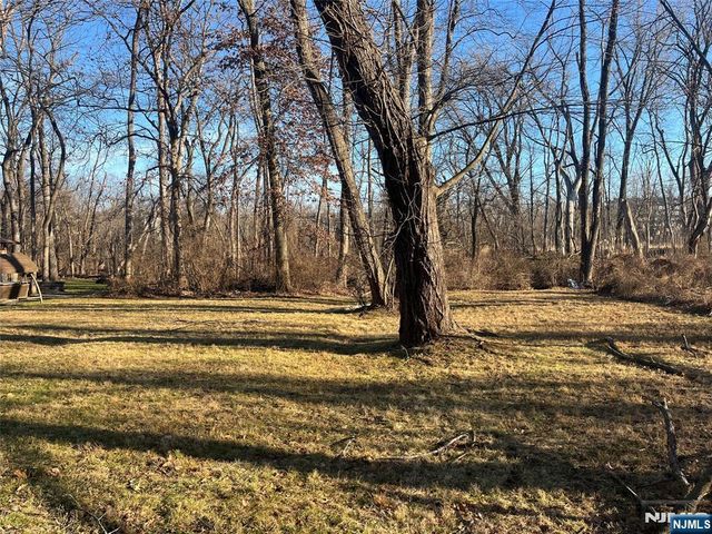 539 Sandra Place, Teaneck, NJ 07666