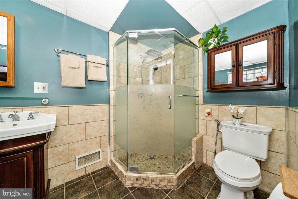 Image 10 of property listing at 11816 SELFRIDGE RD, Silver Spring, MD 20906