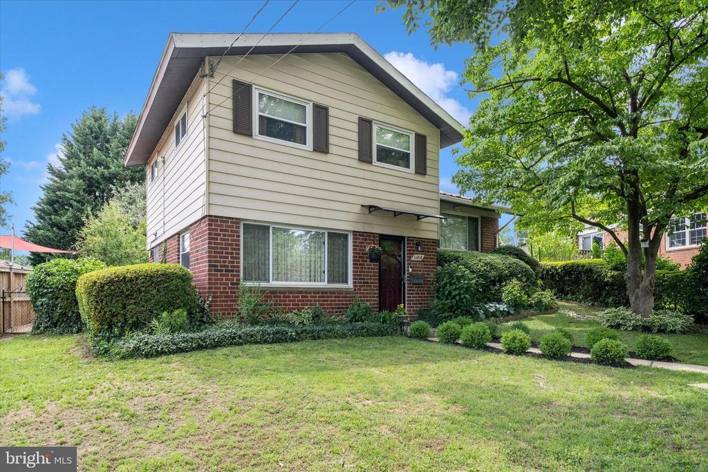 Image 2 of property listing at 11816 SELFRIDGE RD, Silver Spring, MD 20906