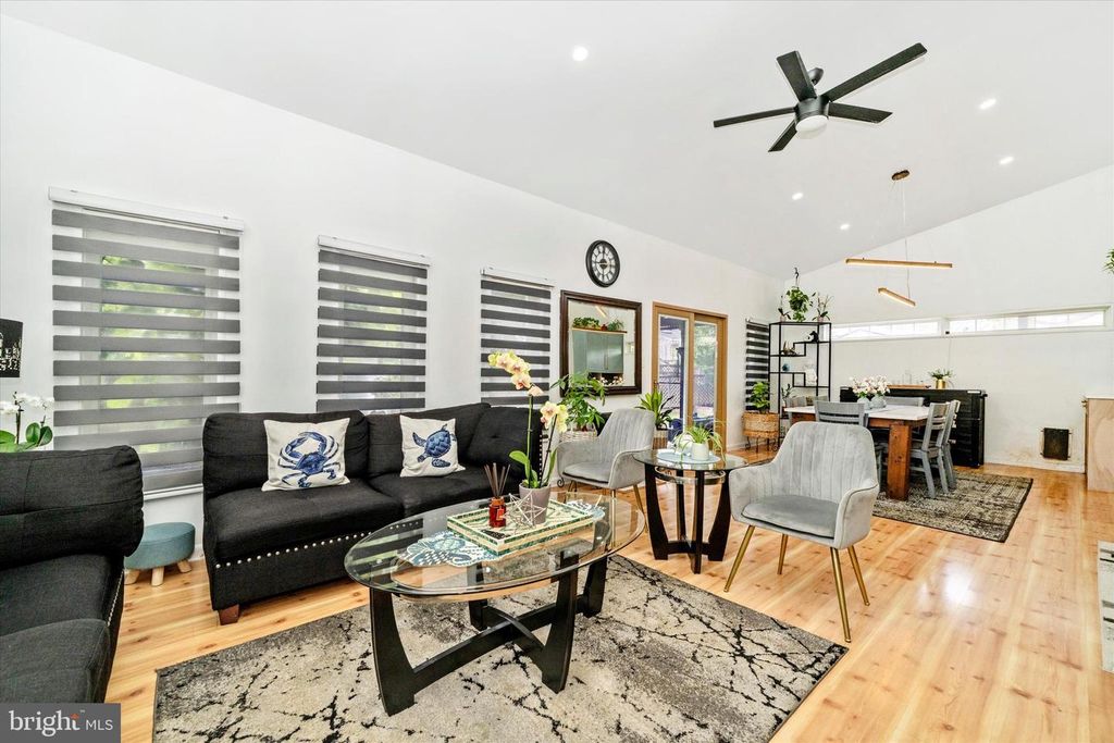 Image 29 of property listing at 11816 SELFRIDGE RD, Silver Spring, MD 20906