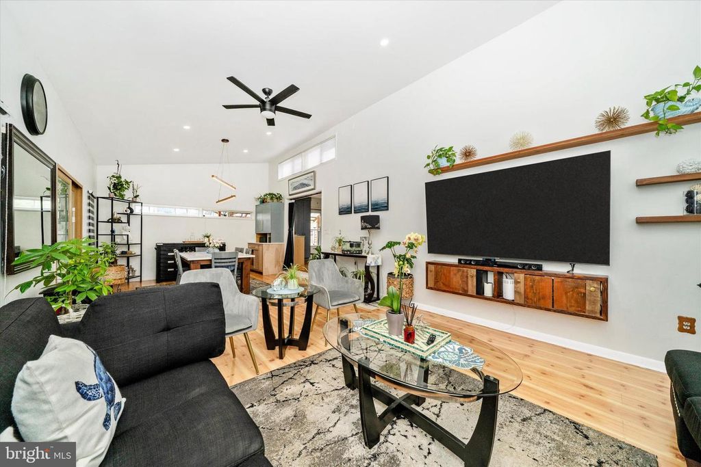 Image 30 of property listing at 11816 SELFRIDGE RD, Silver Spring, MD 20906