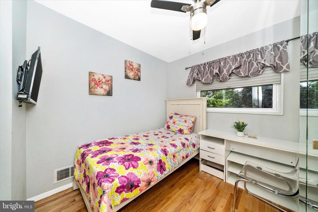 Image 38 of property listing at 11816 SELFRIDGE RD, Silver Spring, MD 20906