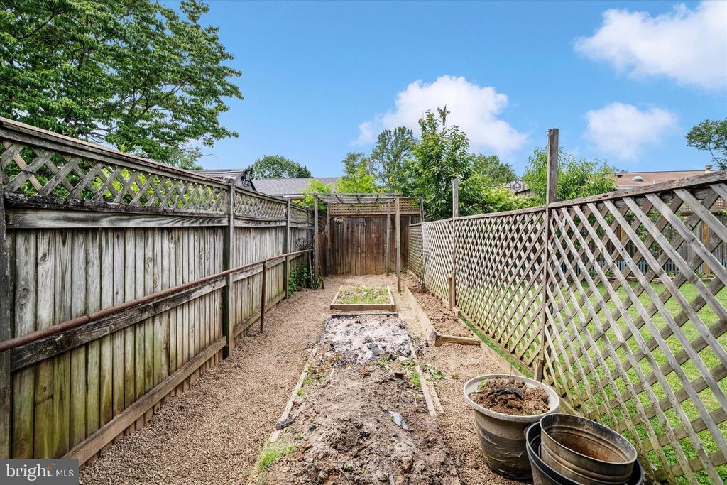 Image 54 of property listing at 11816 SELFRIDGE RD, Silver Spring, MD 20906