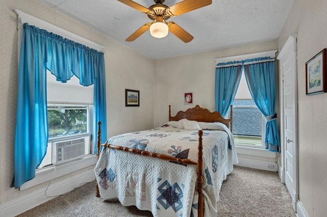 1337 N Wellington Place, Wichita, KS 67203