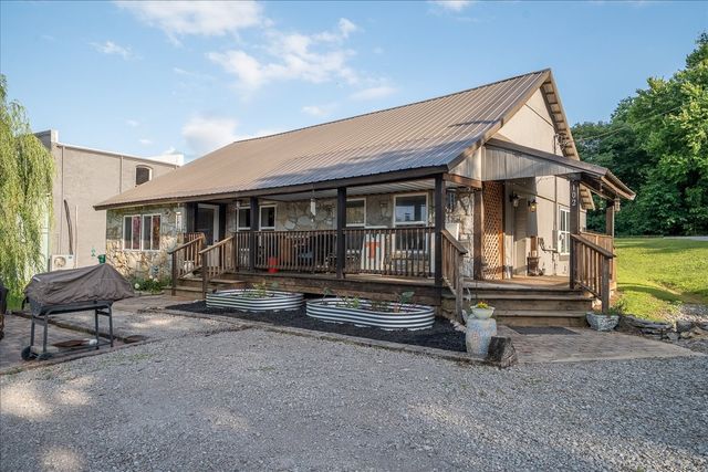 102 Church St, Petersburg, TN 37144