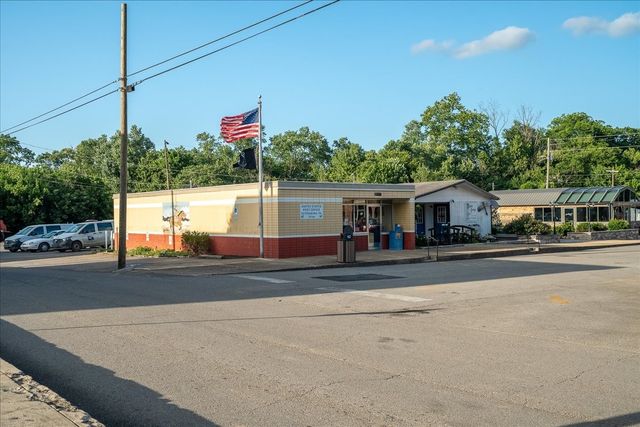 102 Church St, Petersburg, TN 37144