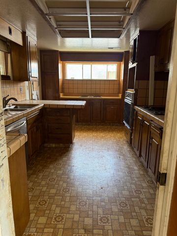 417 E Eaton Ave, Tracy, CA 95376