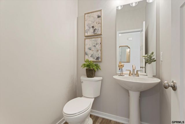 7925 N 94 Street, Omaha, NE 68122