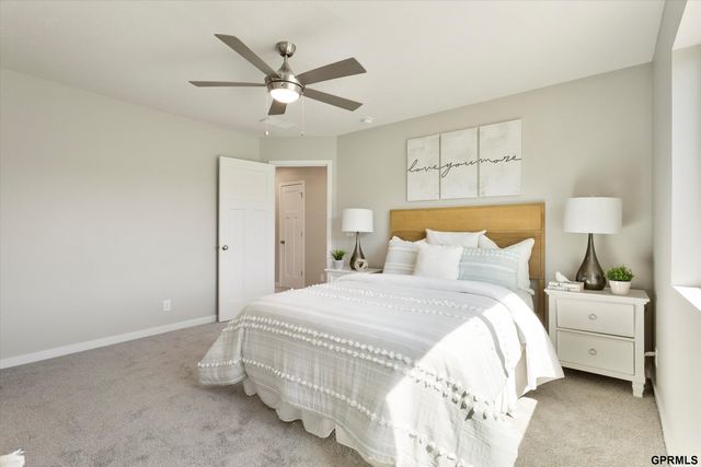 7925 N 94 Street, Omaha, NE 68122