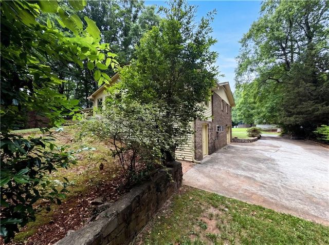 4402 N Shore Lane, Norcross, GA 30093