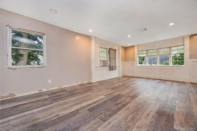 516 Shade Street, North Babylon, NY 11703