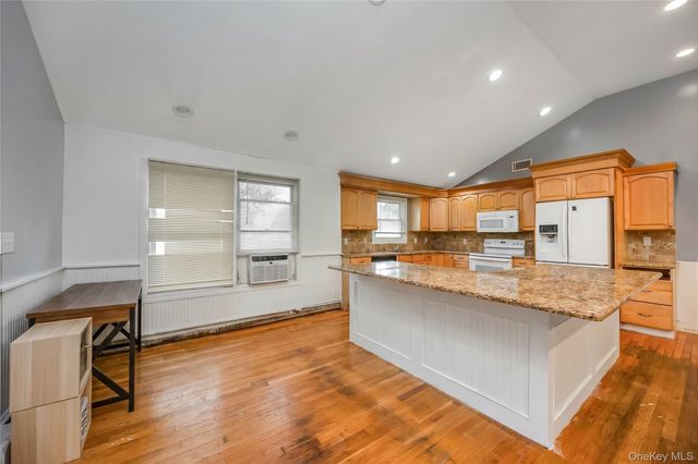 516 Shade Street, North Babylon, NY 11703