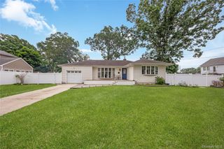 516 Shade Street, North Babylon, NY 11703