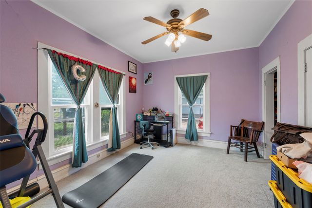 105 N Davis Street, West, TX 76691