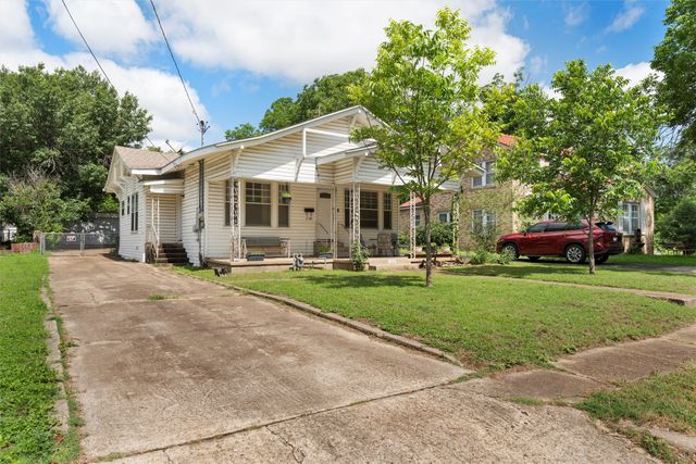 105 N Davis Street, West, TX 76691