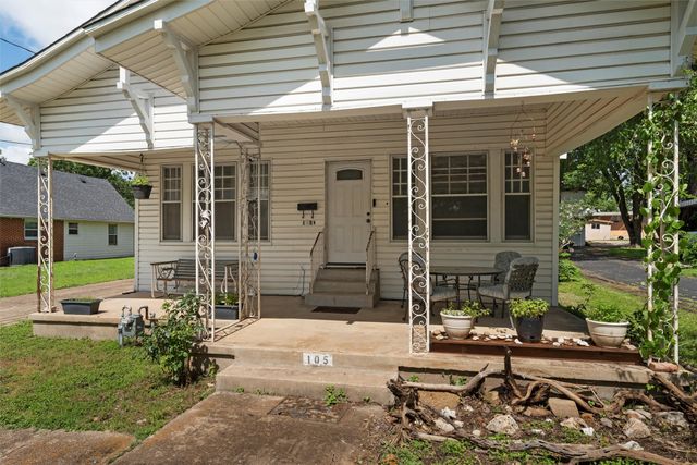 105 N Davis Street, West, TX 76691