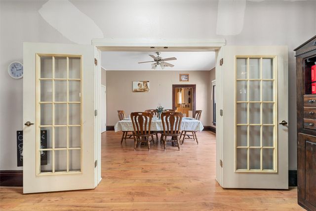 105 N Davis Street, West, TX 76691