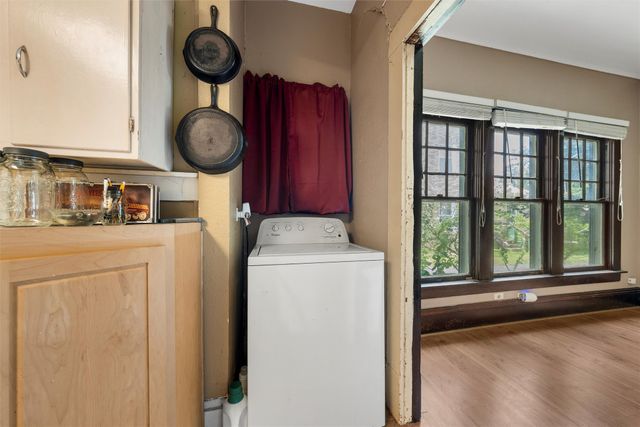 105 N Davis Street, West, TX 76691