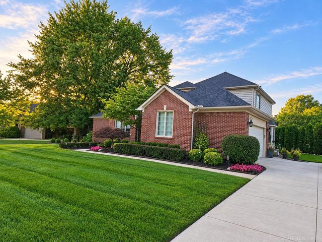 3773 Lake Forest Drive, Sterling Heights, MI 48314