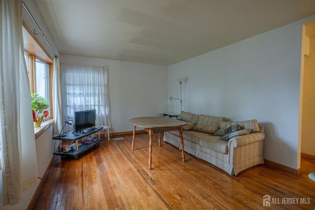 160 Dartmouth Street, Highland Park, NJ 08904